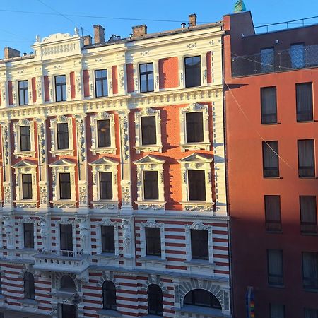 Golden Palms Apartment In The City Centre Riga Kültér fotó