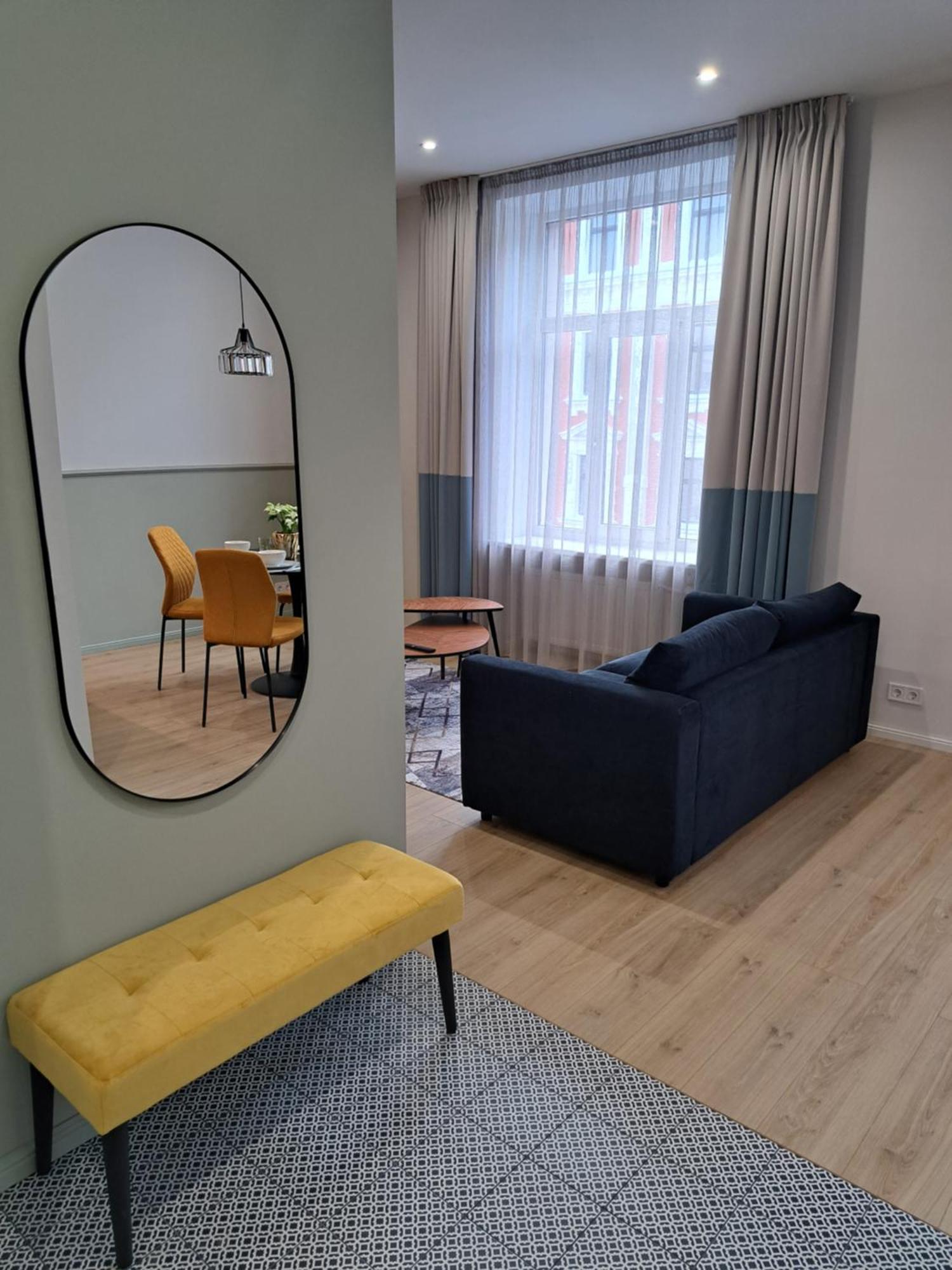 Golden Palms Apartment In The City Centre Riga Kültér fotó