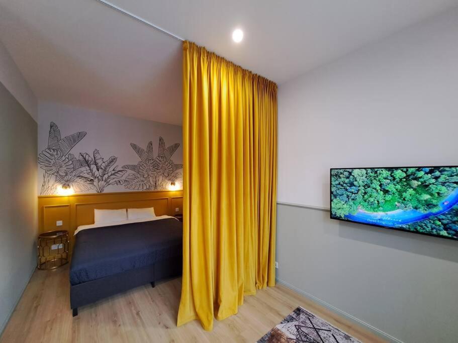 Golden Palms Apartment In The City Centre Riga Kültér fotó